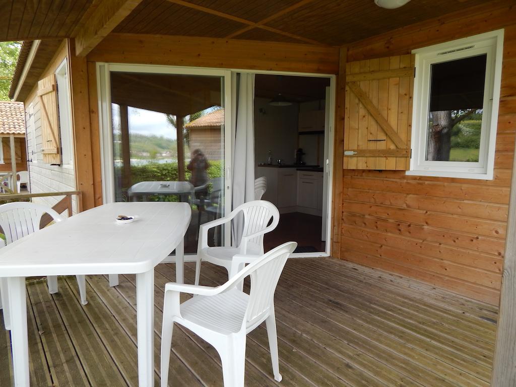 Camping Du Moulin Hotel Meyrieu-les-Etangs Room photo