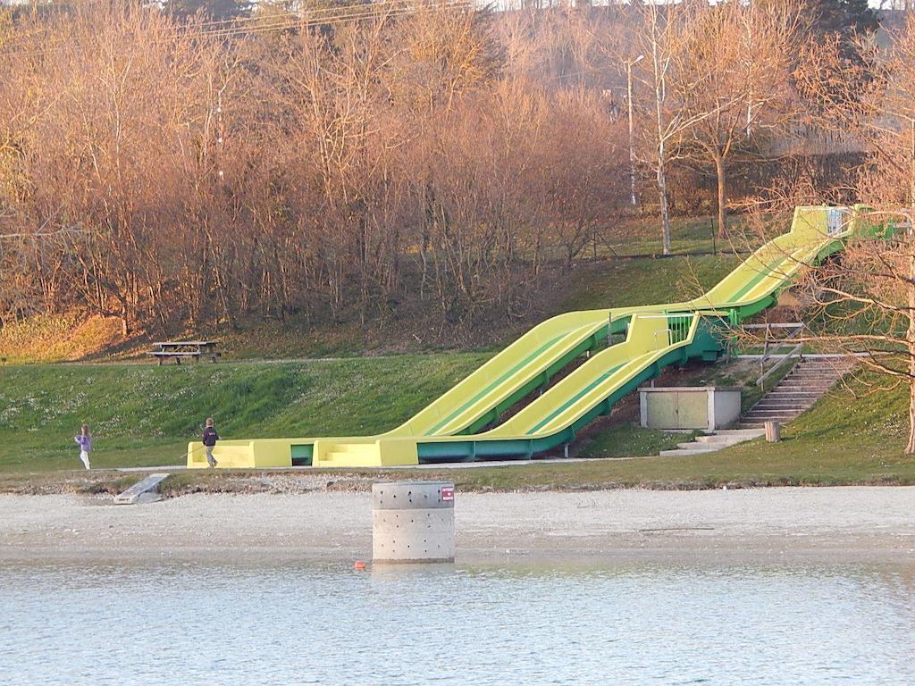 Camping Du Moulin Hotel Meyrieu-les-Etangs Exterior photo